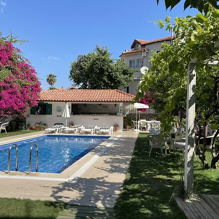 Grandma's Garden Aparthotel Dalyan