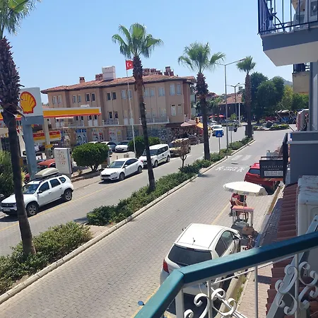 아파트호텔 Grandma's Garden 3*