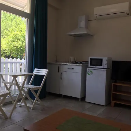 Apartmanhotel Grandma's Garden 3*