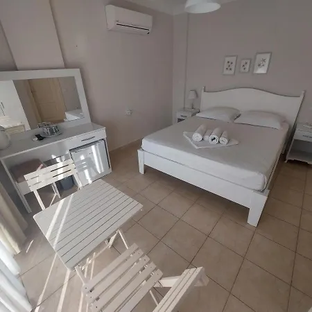 Grandma's Garden Apart Otel 3*