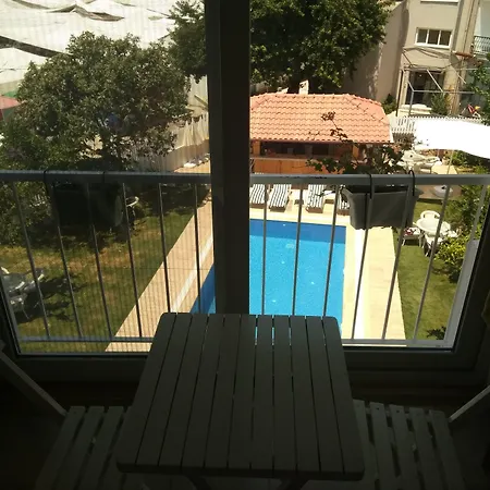 Apartmanhotel Grandma's Garden 3*