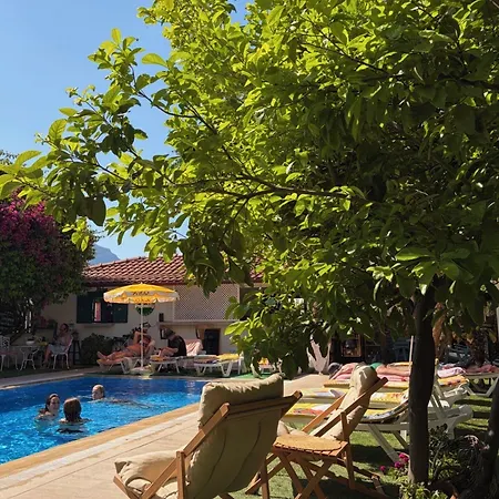 Aparthotel Grandma's Garden 3*