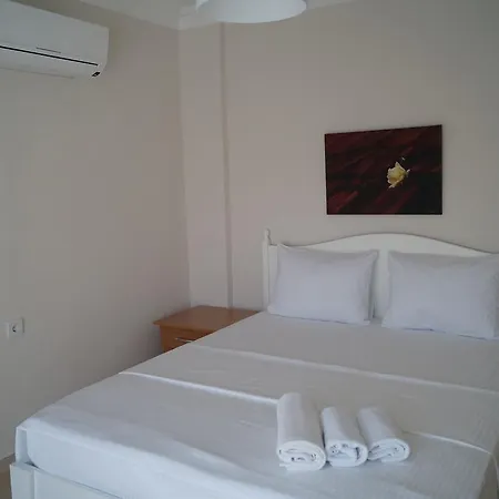 Grandma's Garden Apartmanhotel