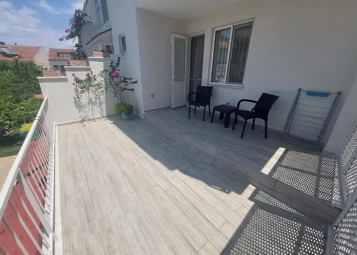 Grandma's Garden Апарт-отель 3*