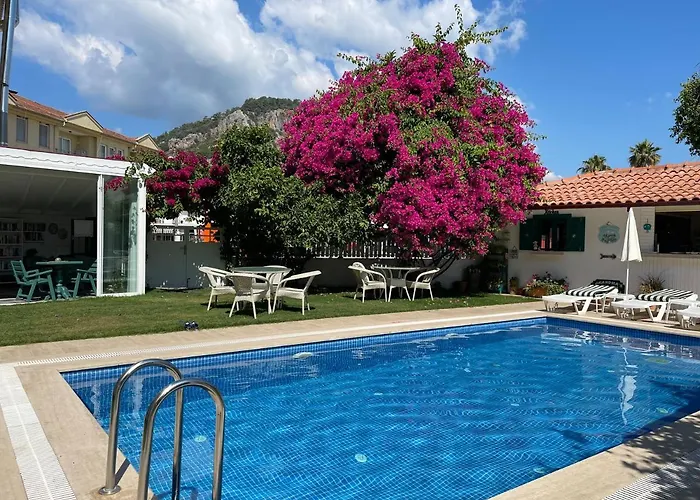 Апарт-отель Grandma's Garden