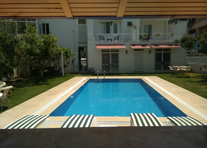 Апарт-отель Grandma's Garden 3*