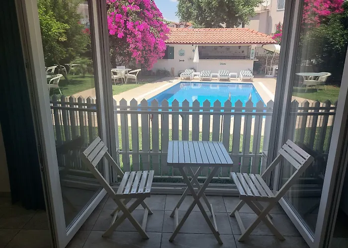 Grandma's Garden Апарт-отель 3*