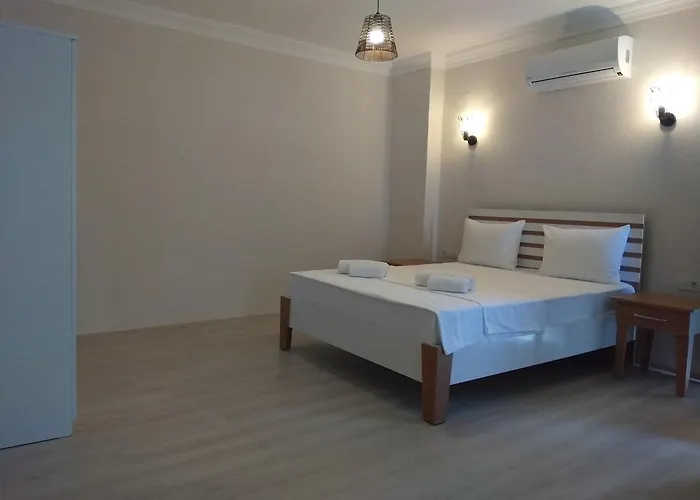 Апарт-отель Grandma's Garden 3*