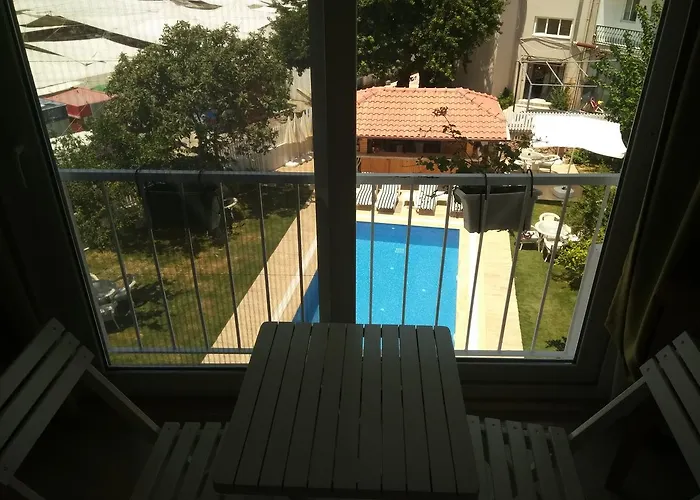 Grandma's Garden Апарт-отель Дальян